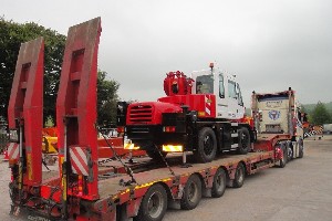 NEW KATO CITY CRANE PAINTED IN CUSTOMERS COLOURS AND LOADED FOR DELIVERY TO LONDON