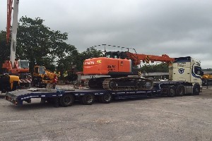 HITACHI ZX210LC-3, 10 TON CRANE SOLD TO HONG KONG