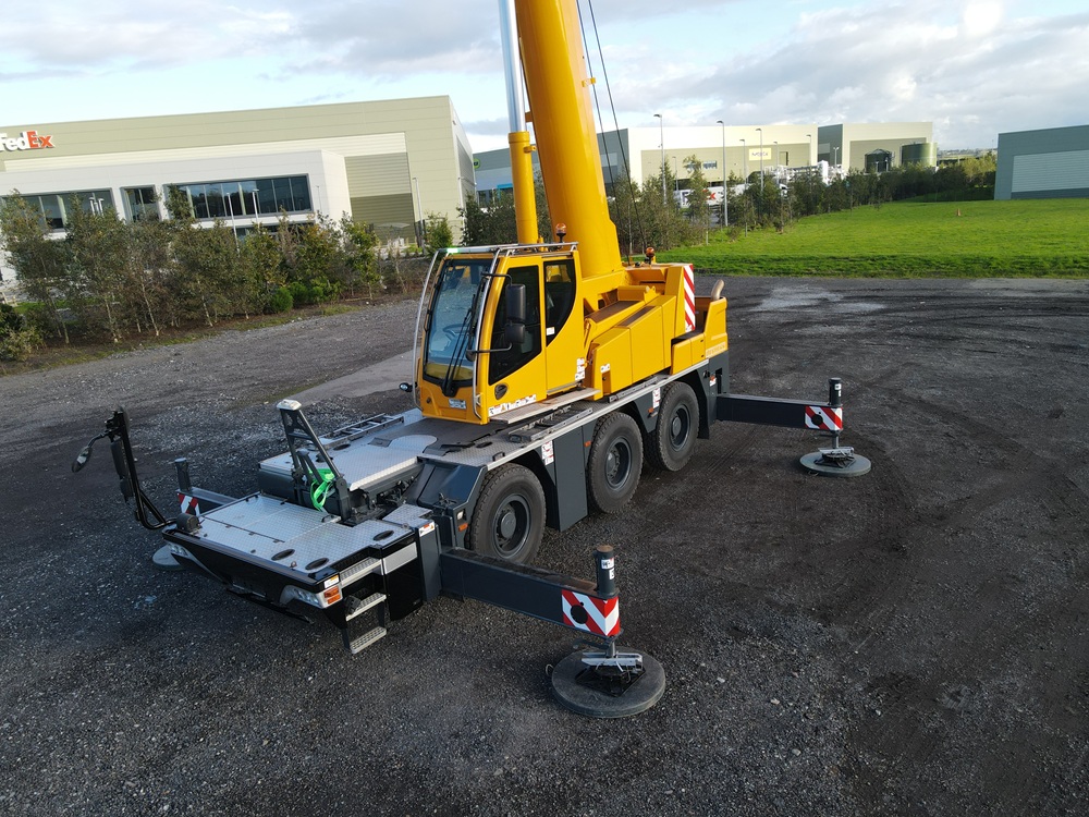 Rivertek Services LTD - 2016 LIEBHERR LTC1050-3.1, Only 3996 miles