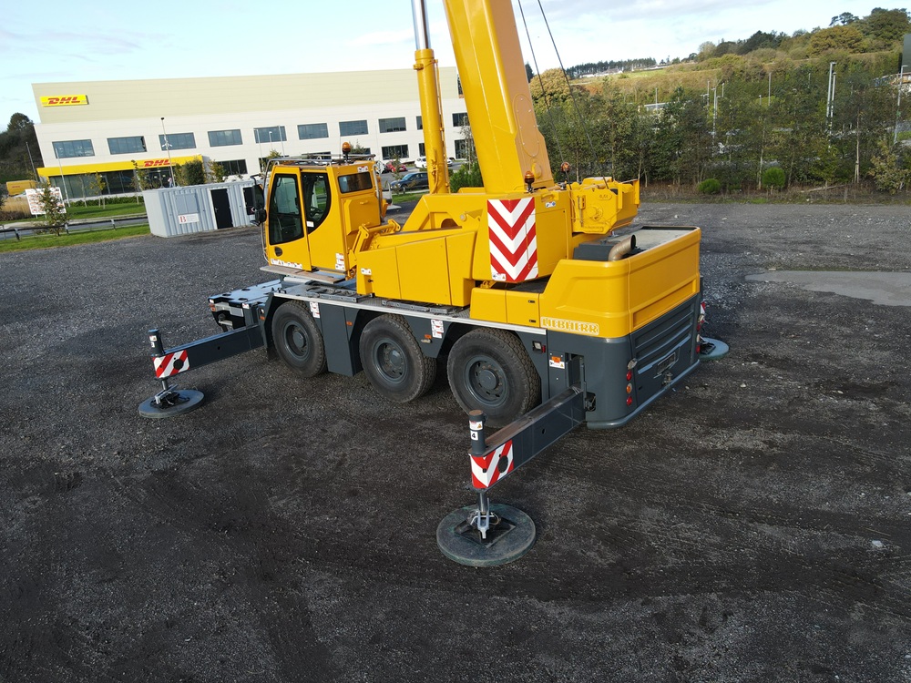 Rivertek Services LTD - 2016 LIEBHERR LTC1050-3.1, Only 3996 miles